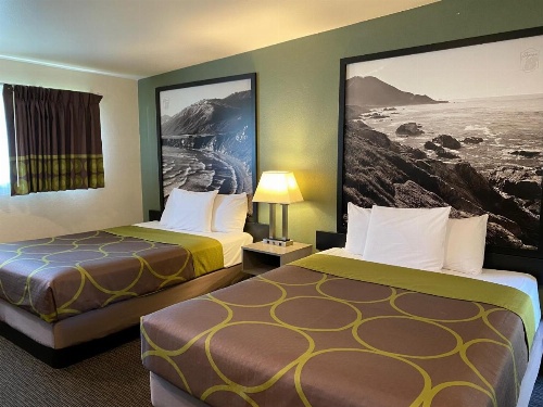Super 8 by Wyndham Monterey image 20