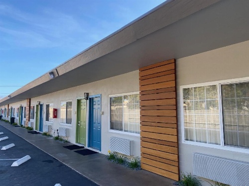 Super 8 by Wyndham Monterey image 29